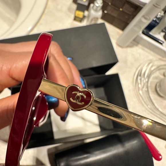 Chanel - Picture 6 of 12